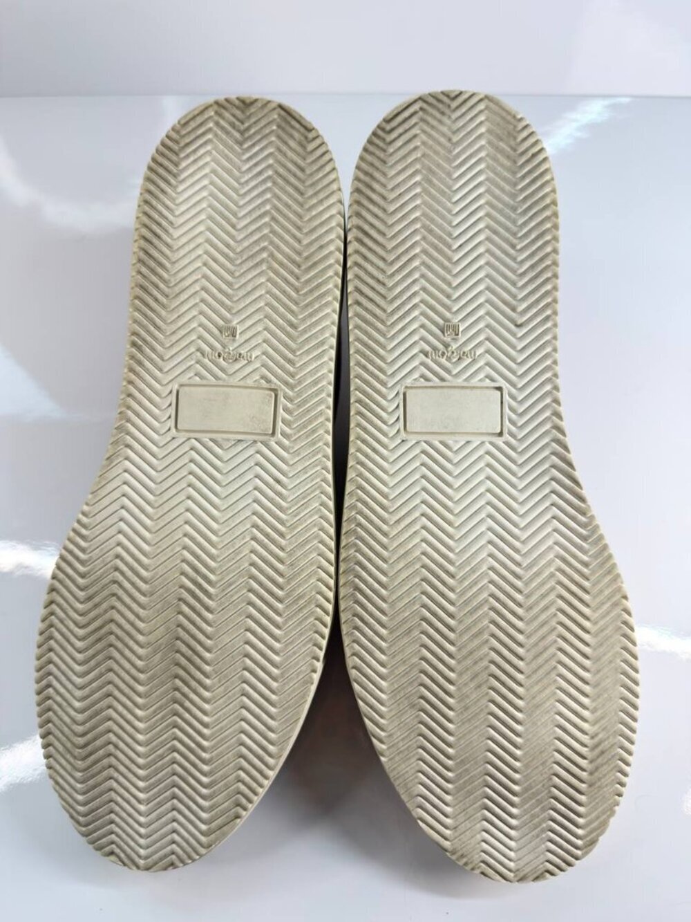 Common Projects Suede Sneakers – Women’s Size 39 – Made in Italy - Picture 15 of 16